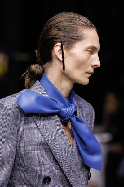 Look 30